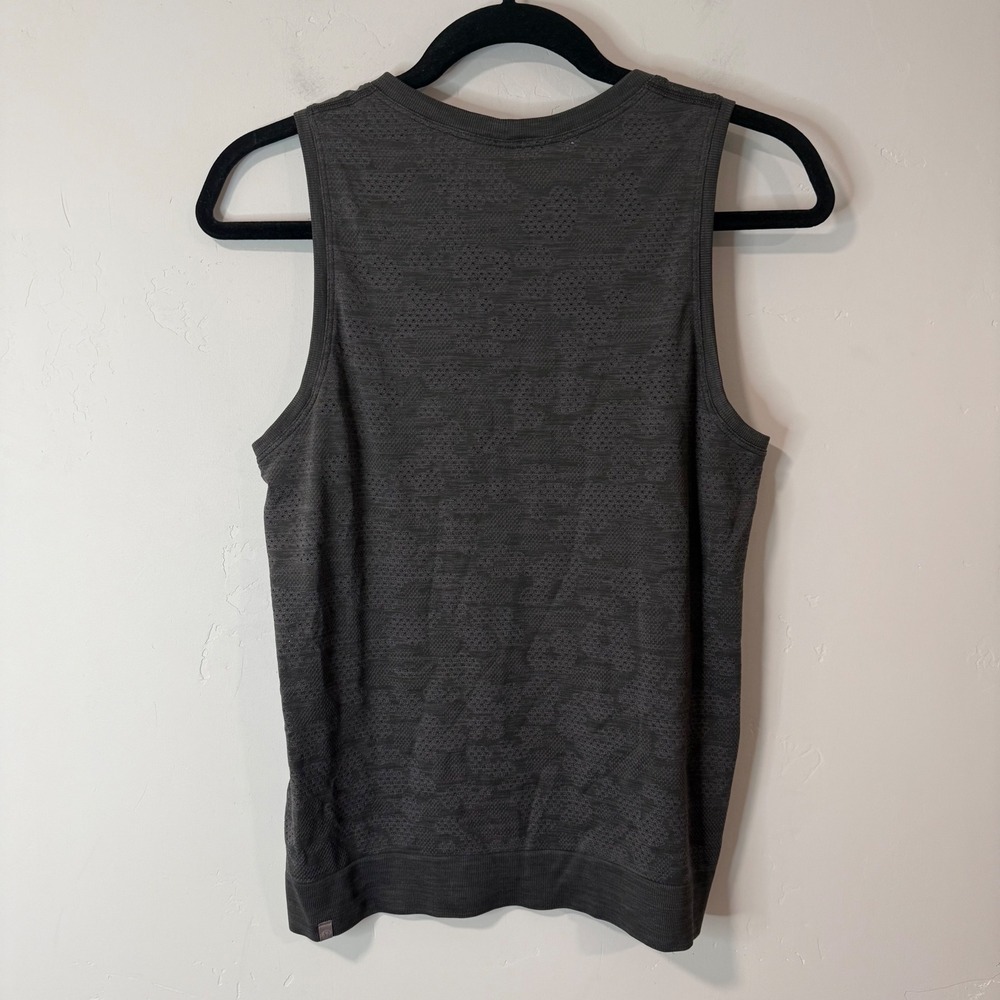 Lululemon Womens Breeze By Muscle Tank Top 4 Grey Camo Crew Neck Workout Run - Picture 2 of 6